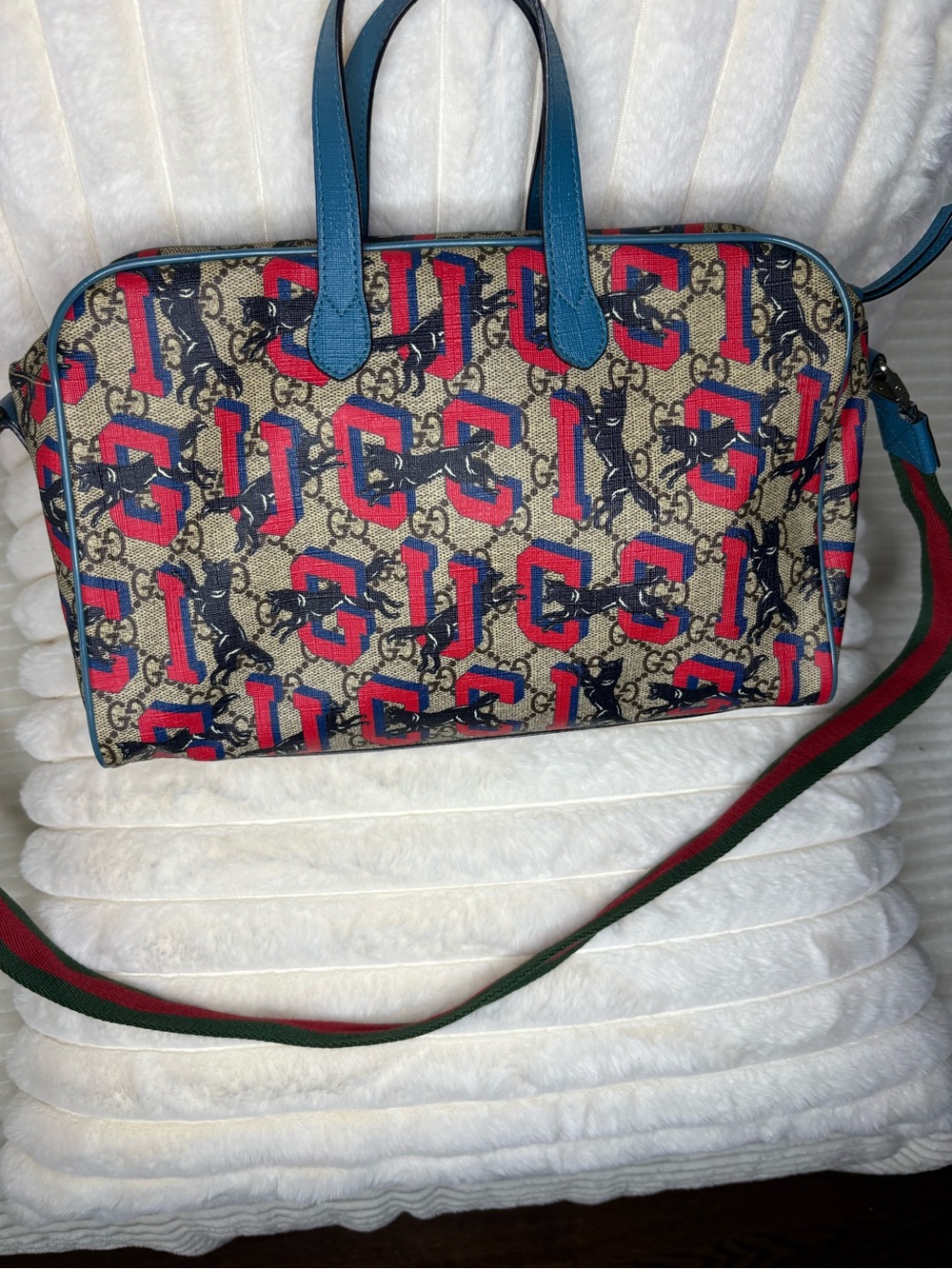 Gucci Vintage GG Supreme Wolf Shoulder Bag w COA